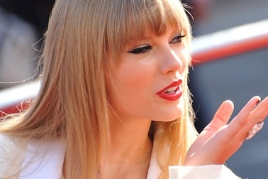 Những ngôi sao từng một lần đau vì bị “đâm sau lưng”