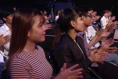 Cậu bé người Úc chơi bi-a cực đỉnh