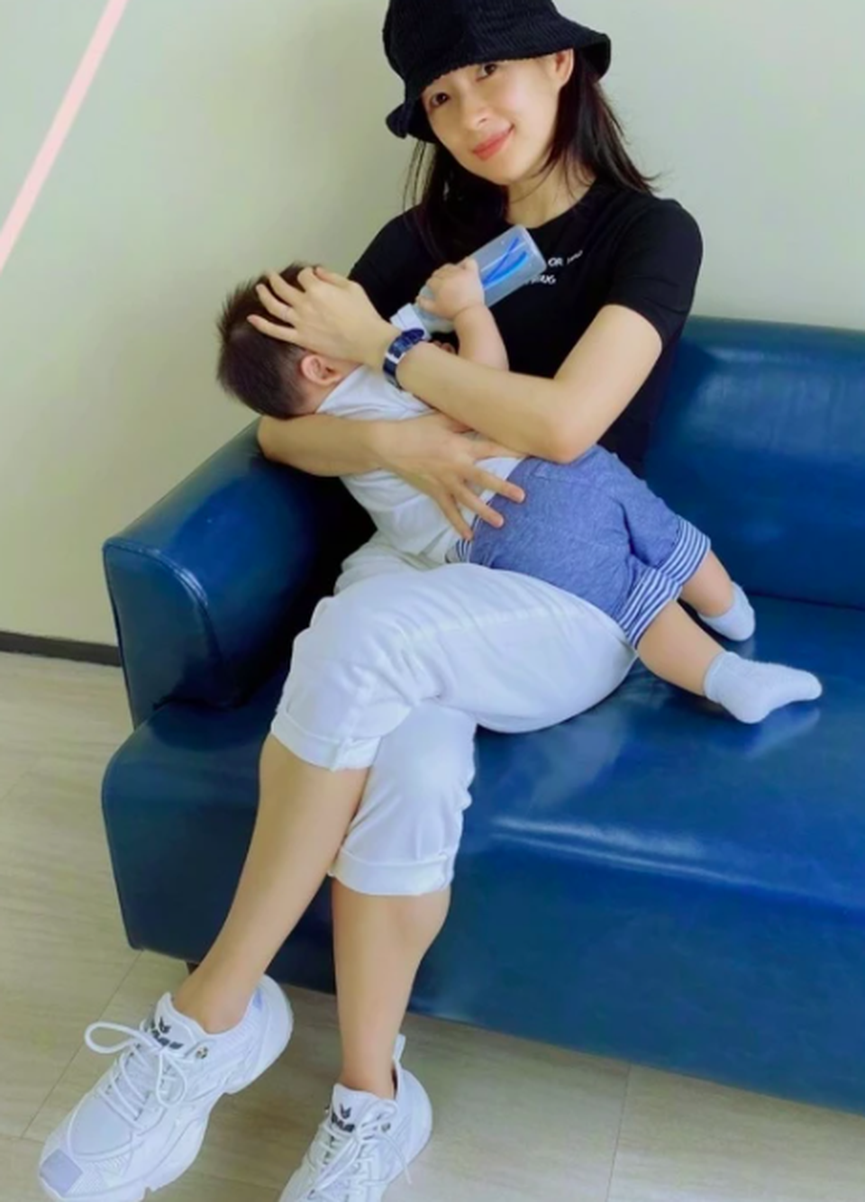 Gia đình hạnh phúc của Chương Tử Di và rocker từng ly hôn - 6 Gia đình hạnh phúc của Chương Tử Di và rocker từng ly hôn - 6