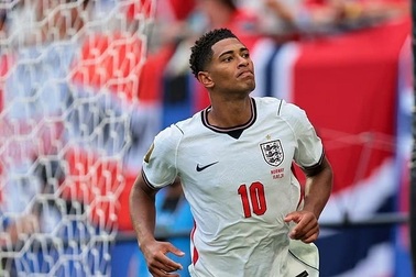 Jude Bellingham lập kỳ tích chưa từng có cho tuyển Anh tại World Cup