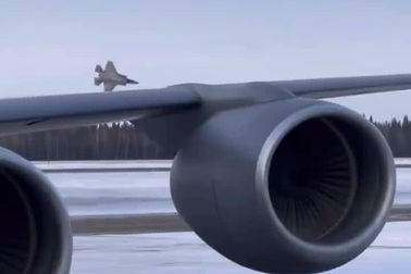 Mỹ công bố nguyên nhân vụ "tia chớp" F-35 rơi tự do rồi nổ tung