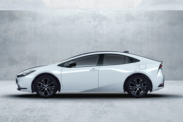 "Cháy hàng" trong ngày đầu mở bán, mẫu xe Toyota này khiến khách chờ cả năm