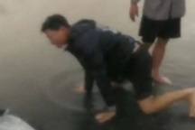 Tìm thấy thi thể thai phụ bị lũ cuốn trên đường đi sinh