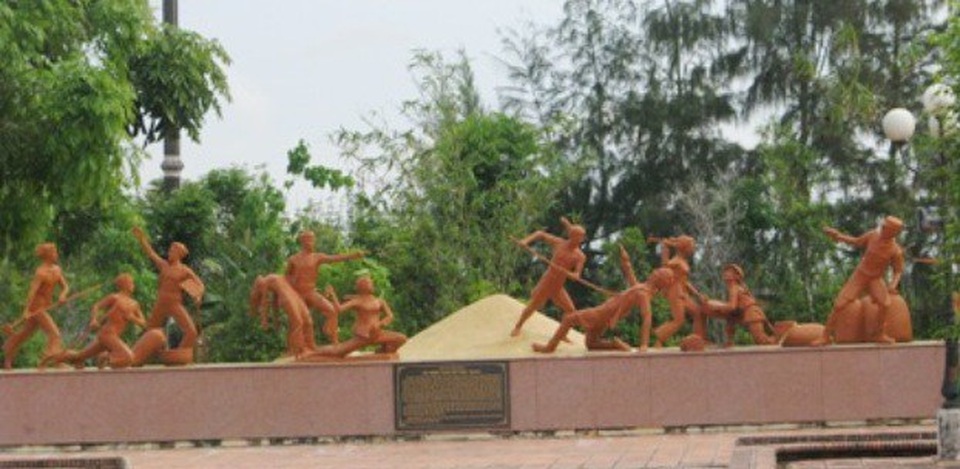 Học sinh lớp 8 bắt mạch sự thờ ơ của học sinh đối với di tích - 3 Học sinh lớp 8 bắt mạch sự thờ ơ của học sinh đối với di tích - 3
