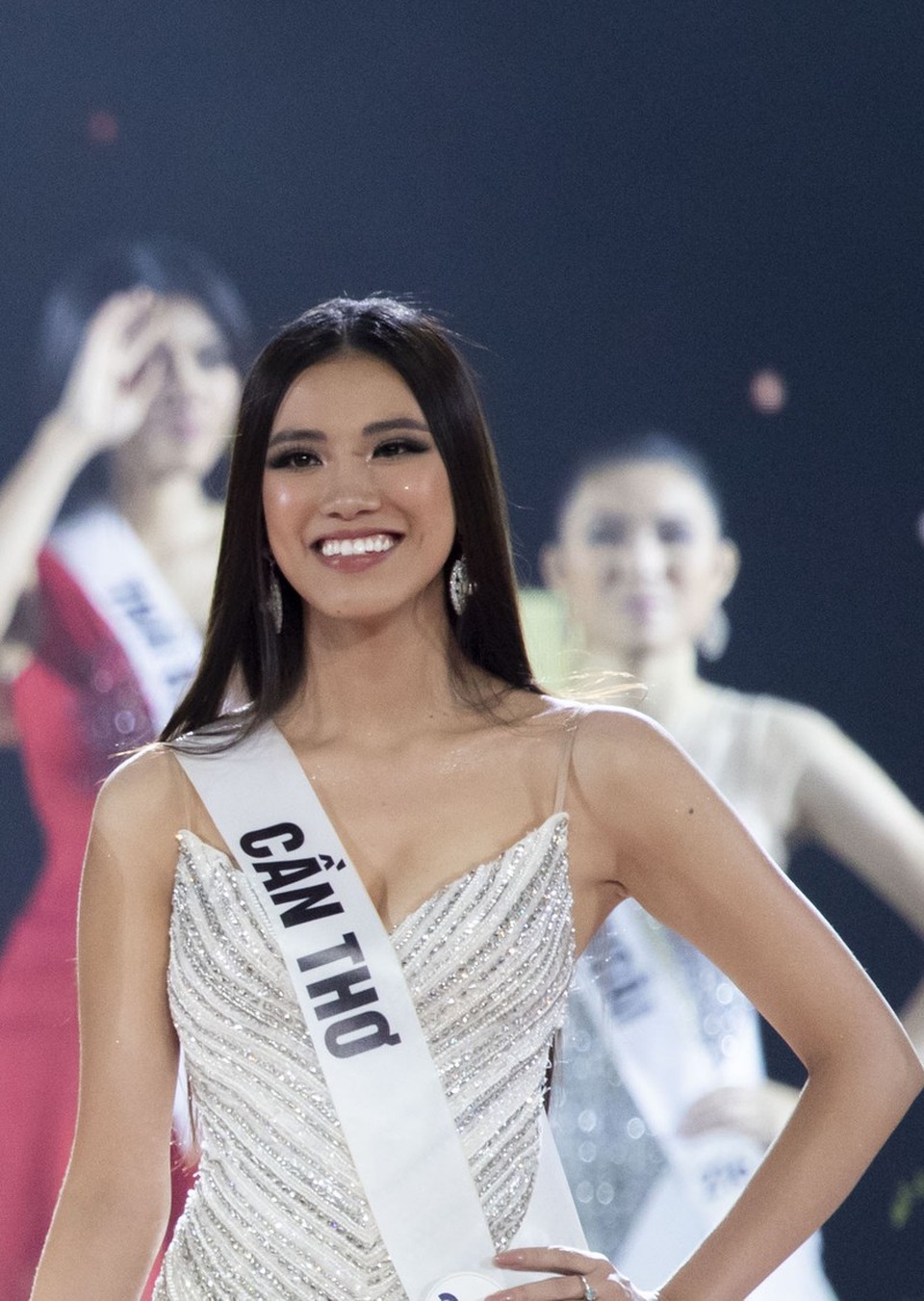 Sau một năm đăng quang, Á hậu Kim Duyên thay đổi khác lạ - 8 Sau một năm đăng quang, Á hậu Kim Duyên thay đổi khác lạ - 8