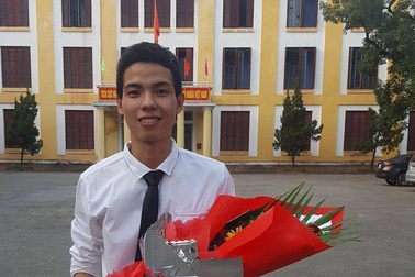 Chàng sinh viên IT mồ côi vượt khó lập thành tích