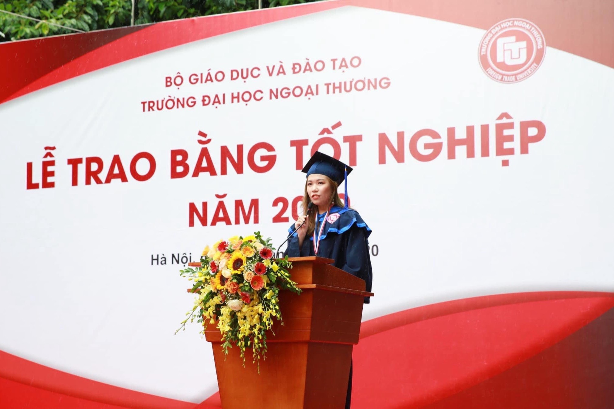 Chị Minh Hòa 2.jpg Chị Minh Hòa 2.jpg