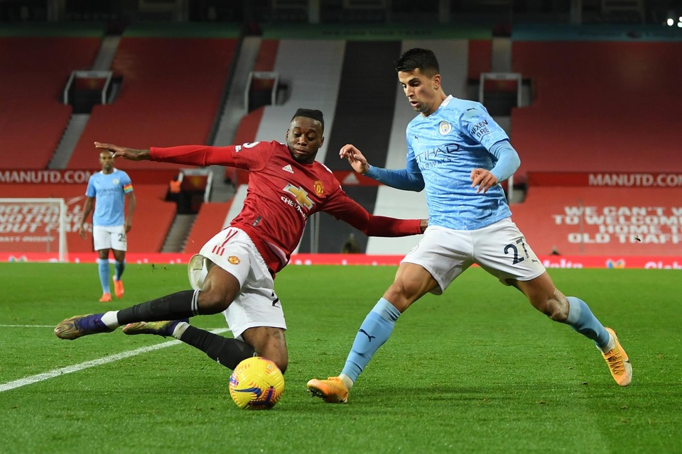 Những khoảnh khắc Man Utd và Man City bắt tay chia điểm - 6 Những khoảnh khắc Man Utd và Man City bắt tay chia điểm - 6