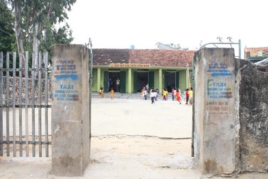 Nỗi khổ của cô trò lớp mầm non không có nhà vệ sinh