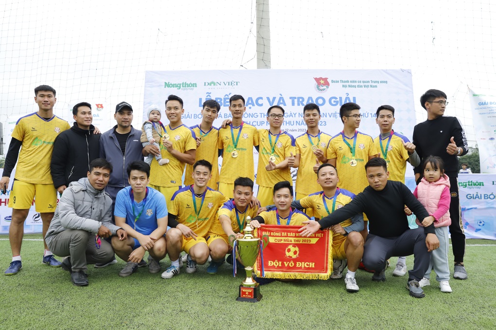 FC Dân trí giành giải phong cách Giải bóng đá Báo NTNN/Dân Việt lần thứ 14 - 1 FC Dân trí giành giải phong cách Giải bóng đá Báo NTNN/Dân Việt lần thứ 14 - 1