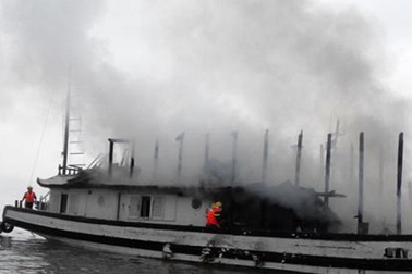 Đình chỉ toàn bộ tàu của công ty có tàu cháy trên vịnh Hạ Long