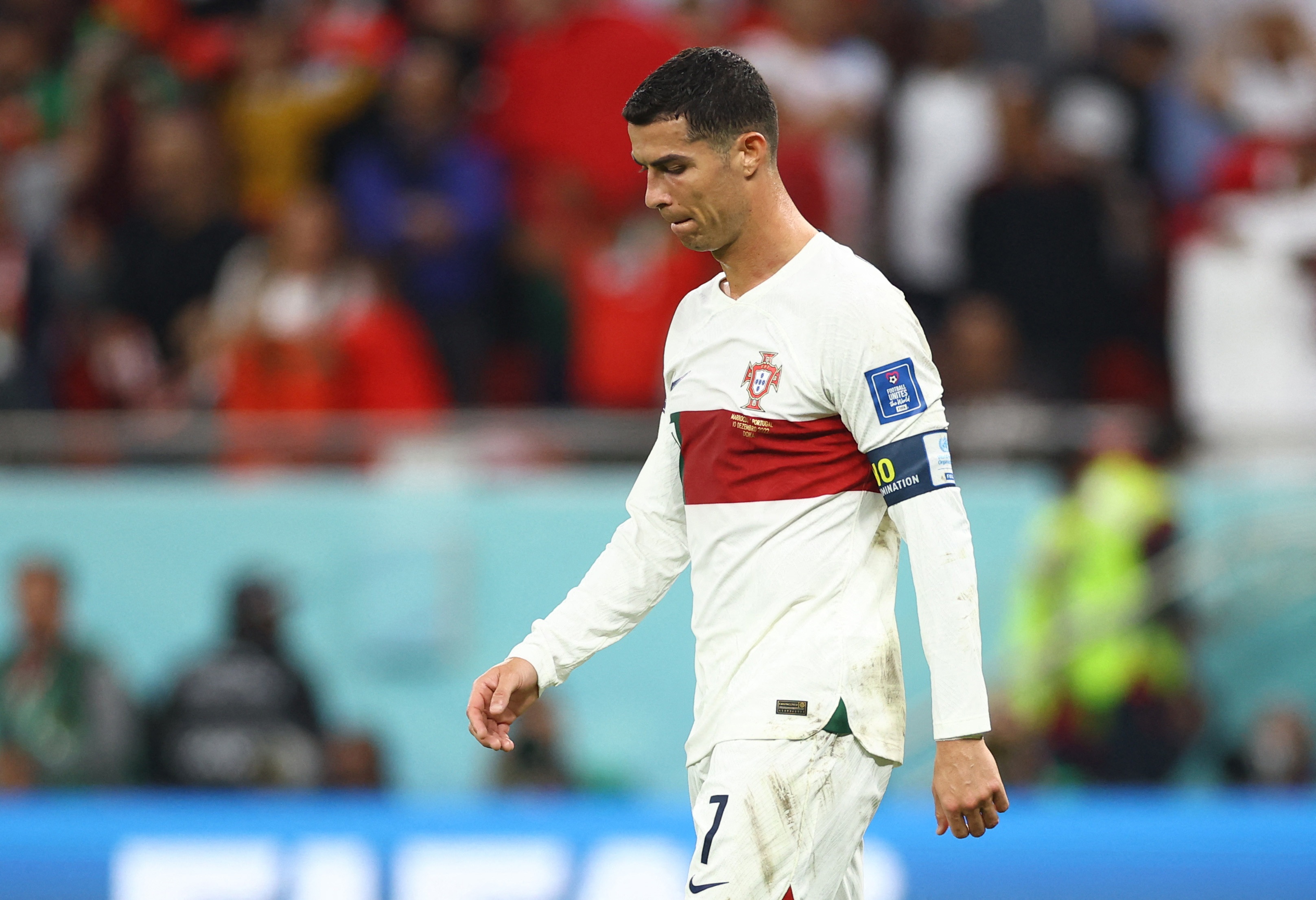 Ronaldo đã không thể cùng Bồ Đào Nha bước lên đỉnh cao nhất của World Cup (Ảnh: Reuters).