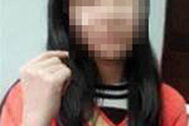 Tóc nữ sinh bốc khói do rối loạn nội sinh