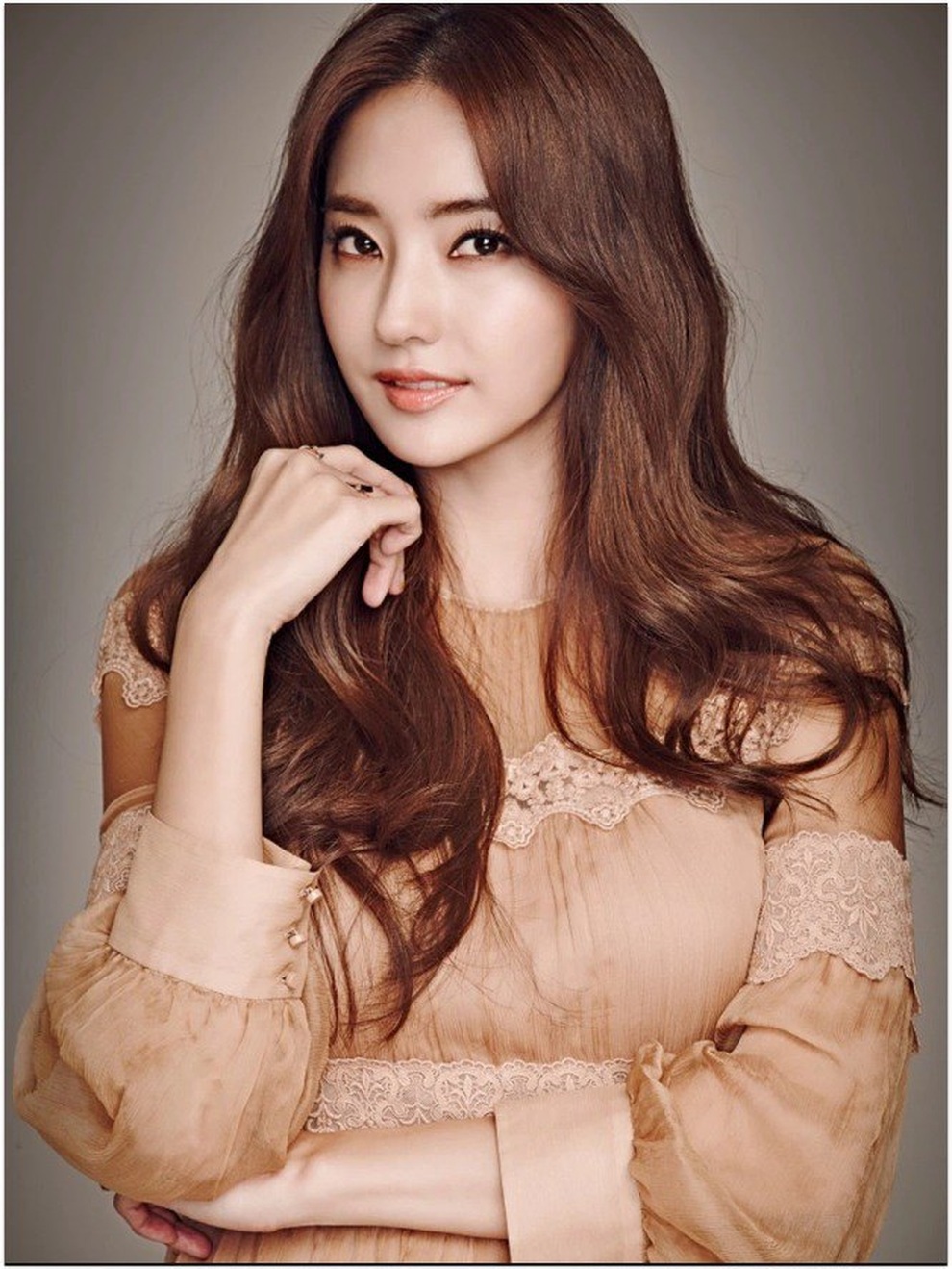 Hôn nhân cổ tích của Barbie xứ Hàn Han Chae Young bên ông xã đại gia - 6 Hôn nhân cổ tích của Barbie xứ Hàn Han Chae Young bên ông xã đại gia - 6