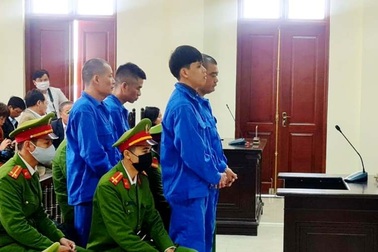 Nhóm "bảo kê, ăn chặn" tiền hỏa táng lĩnh 135 tháng tù giam