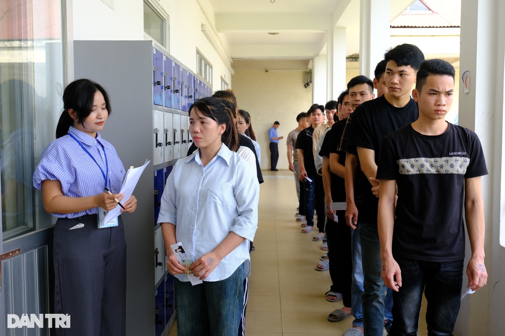 Xử lý nghiêm hành vi trục lợi, lừa đưa người đi làm việc ở nước ngoài - 1 Xử lý nghiêm hành vi trục lợi, lừa đưa người đi làm việc ở nước ngoài - 1