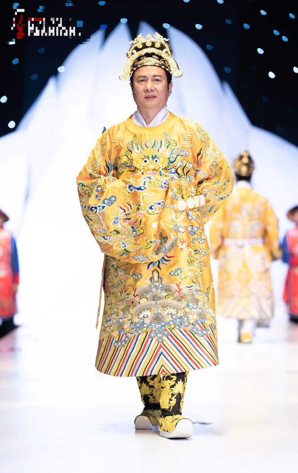 NSND Hoàng Cúc, Thu Hà, Chiều Xuân trình diễn cổ phục thời Nguyễn - 3 NSND Hoàng Cúc, Thu Hà, Chiều Xuân trình diễn cổ phục thời Nguyễn - 3