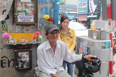 Người tử tế ở Sài Gòn: Tủ thuốc từ thiện và xe cấp cứu 2 bánh