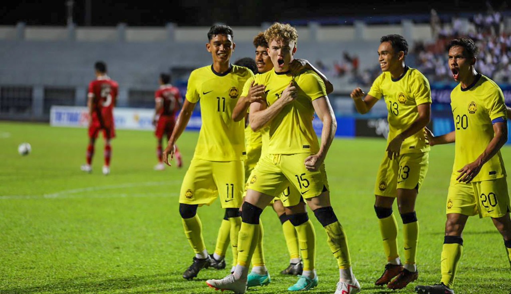 U23 Indonesia thua ngược Malaysia vì quả phạt đền gây tranh cãi - 2 U23 Indonesia thua ngược Malaysia vì quả phạt đền gây tranh cãi - 2