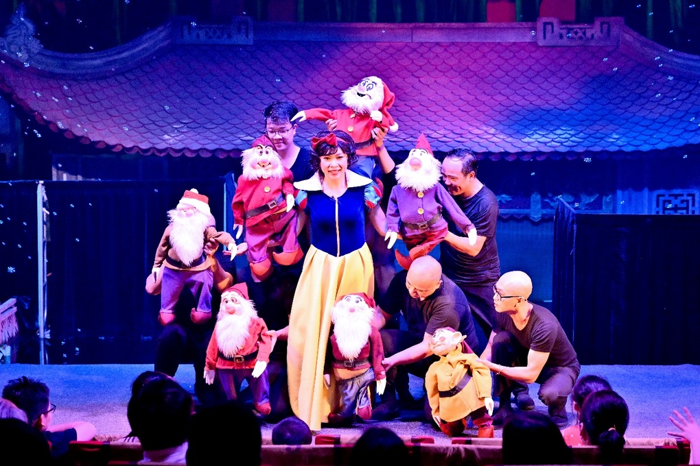 Vui Trung thu cùng Cuộc chu du của chú Cuội và chị Hằng - 4 Vui Trung thu cùng Cuộc chu du của chú Cuội và chị Hằng - 4