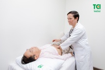 Ăn quá no tạo gánh nặng cho sức khỏe đường tiêu hóa