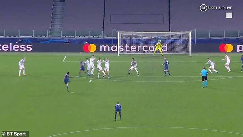 C.Ronaldo mắc lỗi khiến Juventus bị loại đau đớn trước Porto - 1 C.Ronaldo mắc lỗi khiến Juventus bị loại đau đớn trước Porto - 1