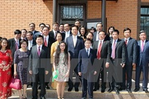 Thủ tướng gặp mặt cộng đồng người Việt Nam tại Kazakhstan