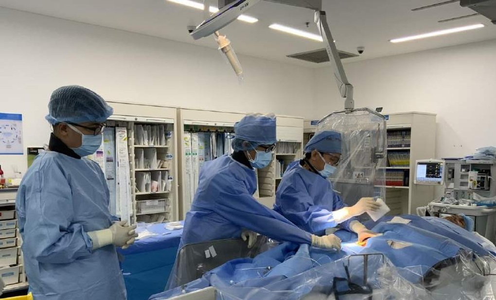Cứu cụ ông bị thủng tim nguy kịch do nghẽn mạch vành - 1 Cứu cụ ông bị thủng tim nguy kịch do nghẽn mạch vành - 1