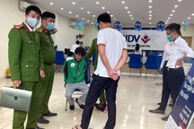 Nóng: Người đàn ông xông vào cướp ngân hàng BIDV ở Hà Nội