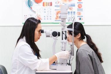 Lựa chọn phương pháp mổ cận an toàn: Góc nhìn từ chuyên gia