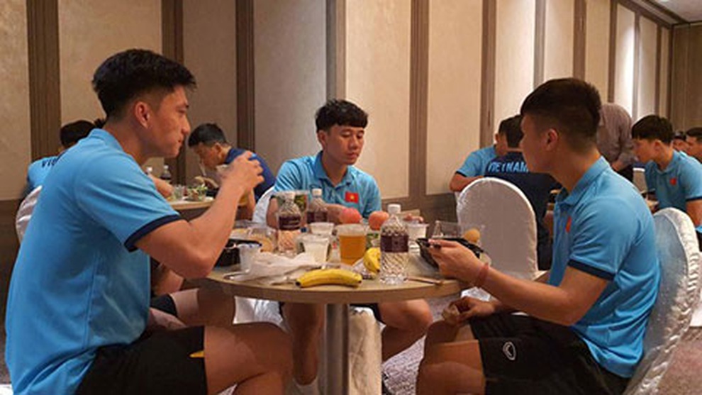 Báo Malaysia bình luận về bữa cơm hộp của đội tuyển Việt Nam tại AFF Cup - 2 Báo Malaysia bình luận về bữa cơm hộp của đội tuyển Việt Nam tại AFF Cup - 2
