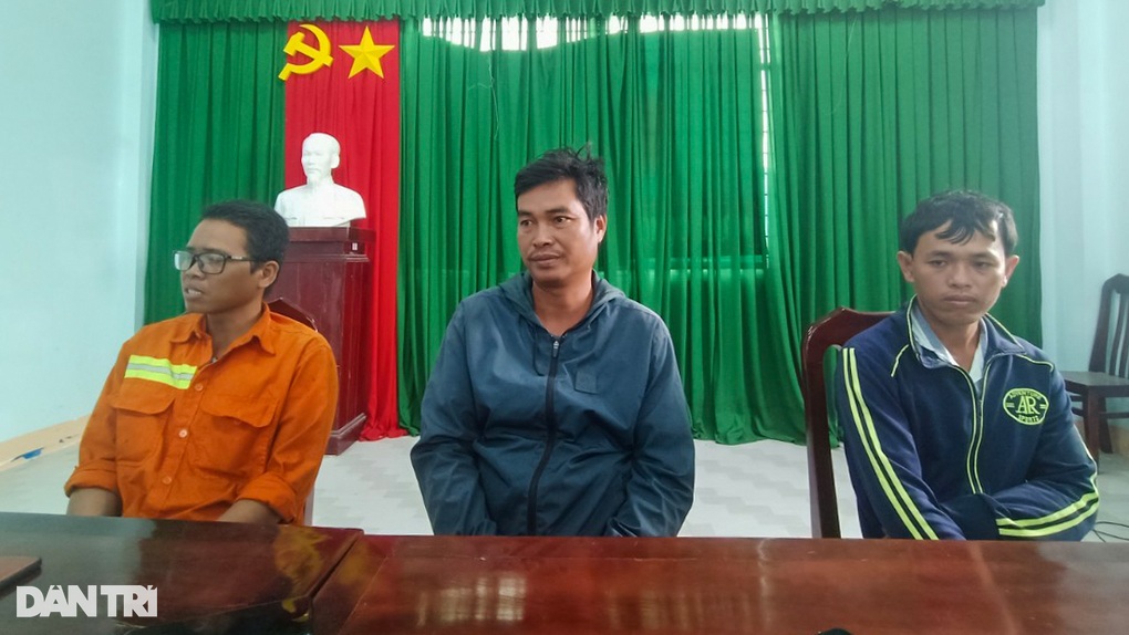 Những nhân chứng đầu tiên tham gia cứu hộ bé trai ở Đồng Tháp nói gì? - 1 Những nhân chứng đầu tiên tham gia cứu hộ bé trai ở Đồng Tháp nói gì? - 1