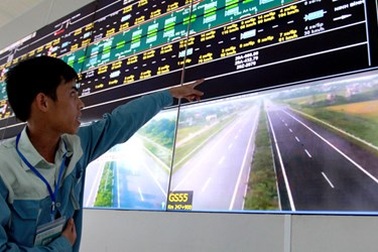 Nhiều xe biển xanh, biển đỏ, chạy quá… láo!