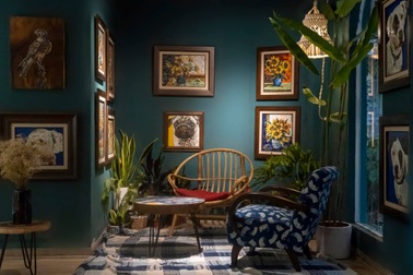 Căn hộ tập thể cũ "lột xác" thành phòng tranh chỉ với 16 triệu đồng