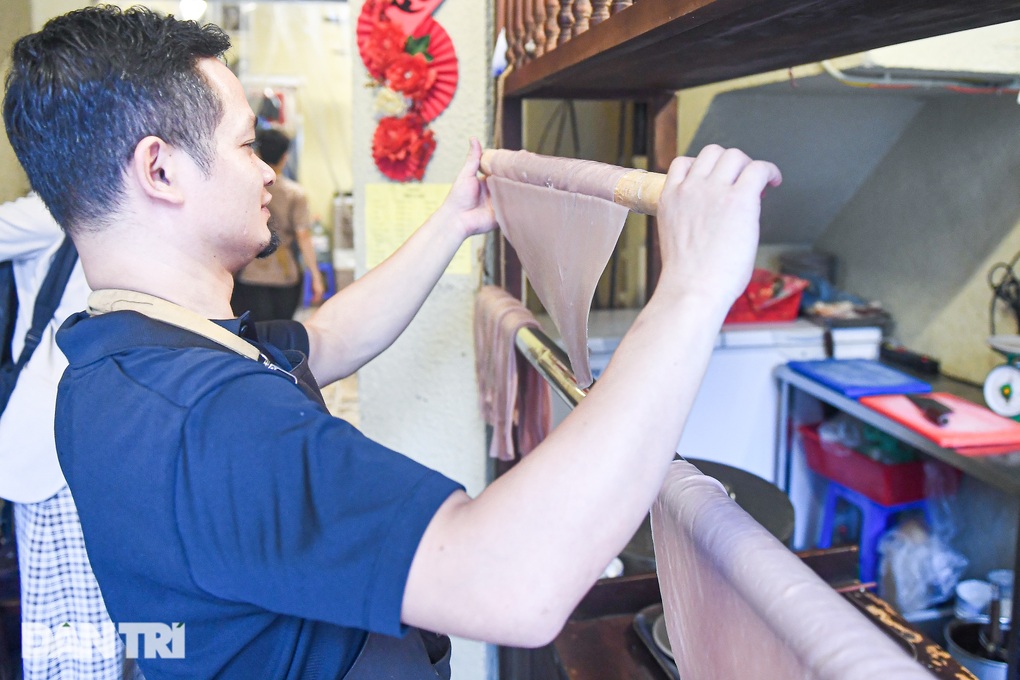 Quán phở đỏ độc lạ ở Hà Nội, ông chủ kì công học công thức từ Hà Giang - 4 Quán phở đỏ độc lạ ở Hà Nội, ông chủ kì công học công thức từ Hà Giang - 4