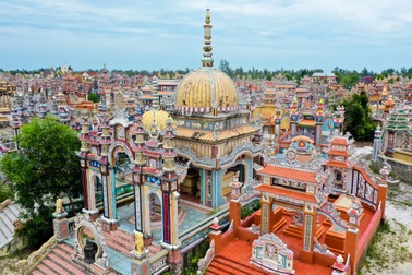 Khám phá "thành phố lăng mộ" nổi tiếng bậc nhất xứ Huế