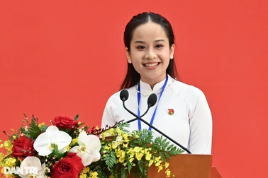 Chân dung nữ sinh Việt phát biểu trong buổi giao lưu hữu nghị Việt - Trung