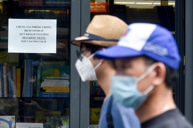 Phố sách mở cửa trở lại, đón du khách dịp nghỉ lễ