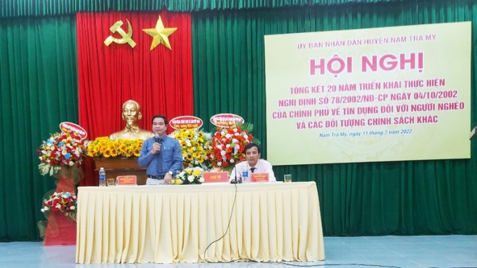 Ông Nguyễn Thế Phước-Phó Chủ tịch UBND huyện, Trưởng Ban đại diện Ngân hàng Chính  CSXH huyện Nam Trà My phát biểu tại hội nghị