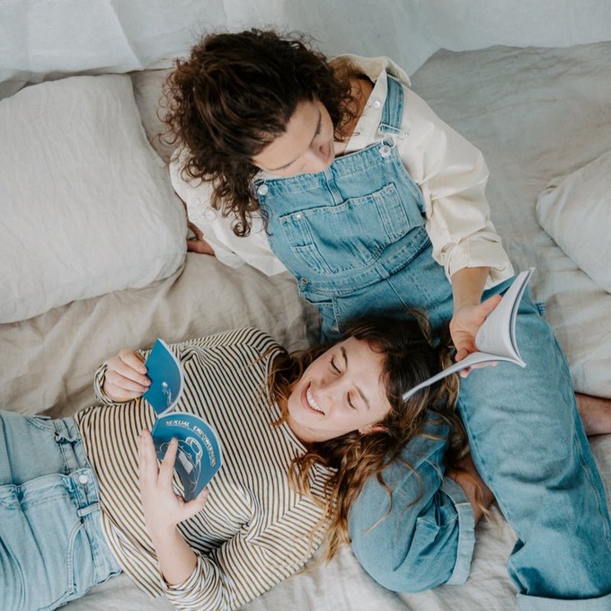 Tại Hà Lan, mọi câu hỏi, mọi mối quan hệ đều được tôn trọng và phụ huynh, giáo viên có trách nhiệm giải đáp, định hướng trẻ đến điều đúng đắn. Ảnh: Freepik.
