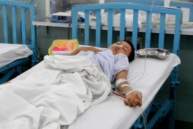 Nghi án học sinh lớp 7 bị bạn đâm trọng thương 