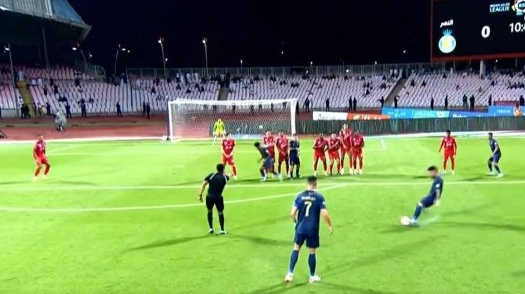Ronaldo ghi bàn giúp Al Nassr nối dài chuỗi trận thắng ở Saudi Pro League - 1 Ronaldo ghi bàn giúp Al Nassr nối dài chuỗi trận thắng ở Saudi Pro League - 1