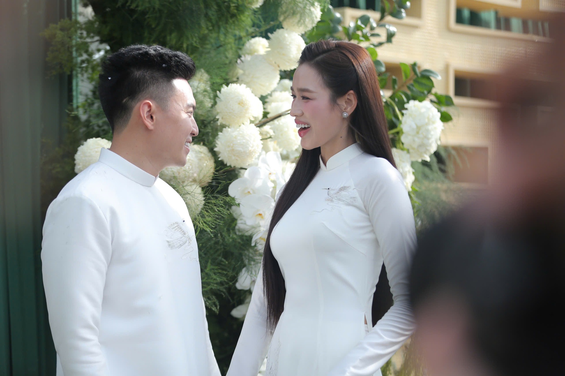 Hình ảnh trong lễ ăn hỏi của Hoa hậu Đỗ Thị Hà và thiếu gia Quảng Trị - 7 Hình ảnh trong lễ ăn hỏi của Hoa hậu Đỗ Thị Hà và thiếu gia Quảng Trị - 7