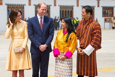 Cuộc gặp gỡ của hai cặp đôi hoàng gia trẻ, đẹp ở "thiên đường hạnh phúc"