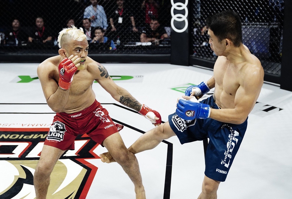 Võ sĩ người Brazil trở lại, thắng áp đảo tại giải MMA Việt Nam - 1 Võ sĩ người Brazil trở lại, thắng áp đảo tại giải MMA Việt Nam - 1