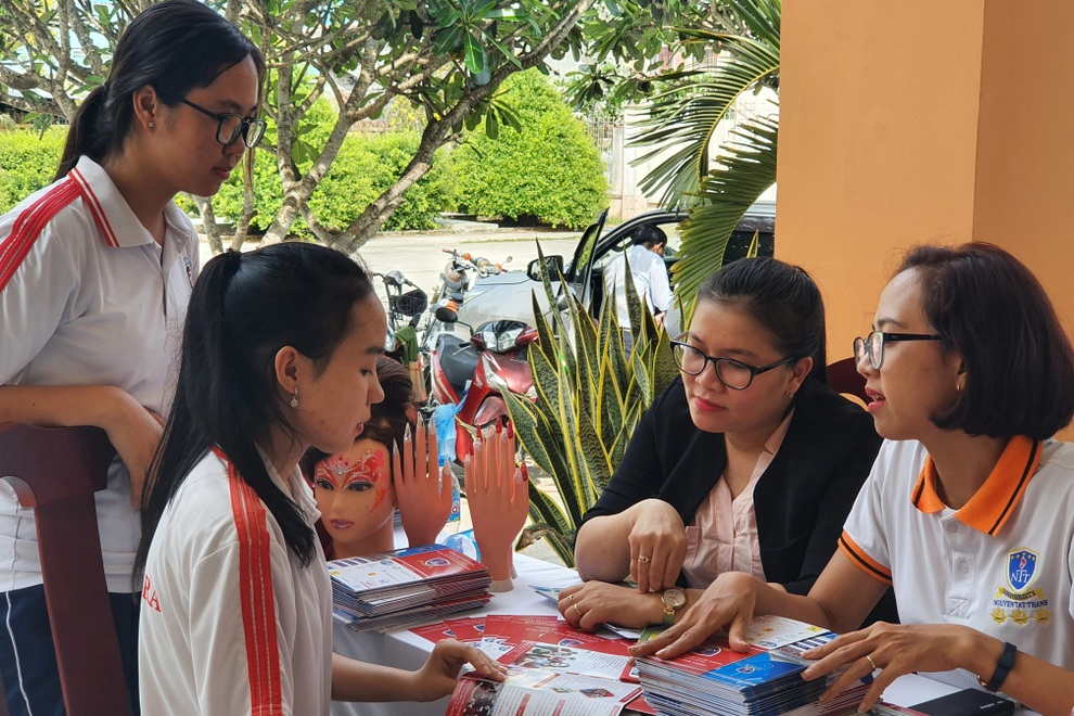 TPHCM: Tuyển sinh quá khó, trường nghề tìm đủ cách ứng biến trong mùa dịch - 1 TPHCM: Tuyển sinh quá khó, trường nghề tìm đủ cách ứng biến trong mùa dịch - 1