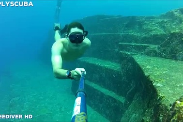 Kim tự tháp bí ẩn chìm dưới đáy biển