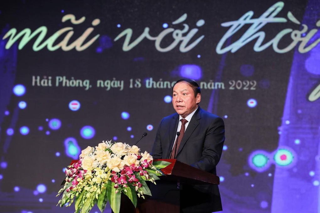 Phát động sáng tác văn học, nghệ thuật chủ đề Sống mãi với thời gian - 2 Phát động sáng tác văn học, nghệ thuật chủ đề Sống mãi với thời gian - 2