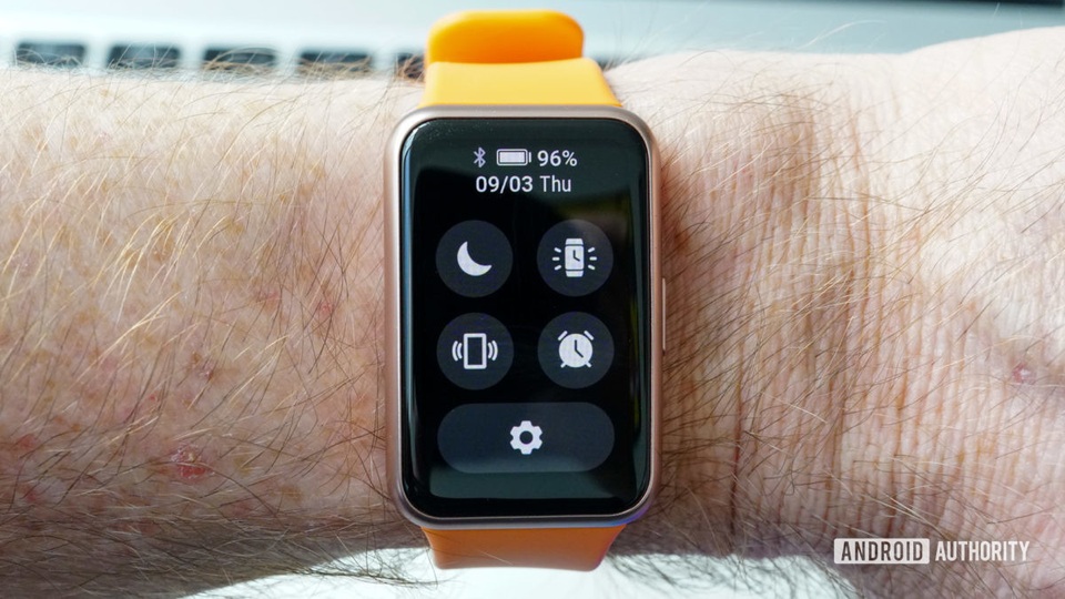 Huawei ra mắt đồng hồ giống Apple Watch tại IFA 2020 - 2 Huawei ra mắt đồng hồ giống Apple Watch tại IFA 2020 - 2