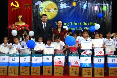 Quà Tết Trung thu tới ba miền đất nước